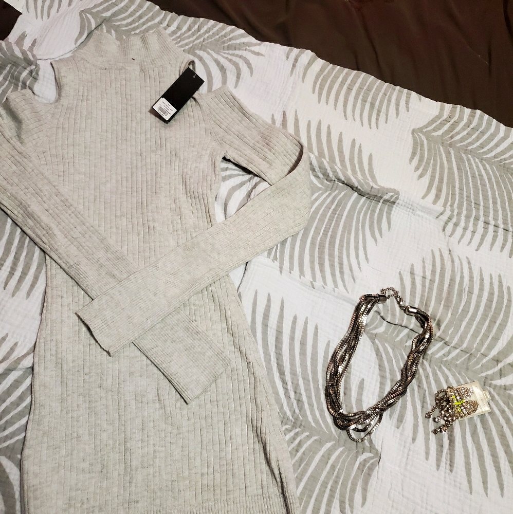 Sweater medium light gray free assessories